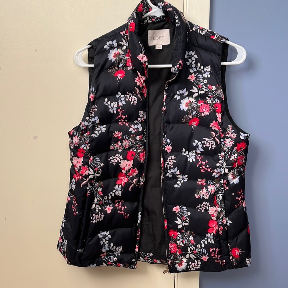 Women’s puffer vest from Loft. Worn once.